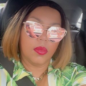 Meet your Posher, Aida